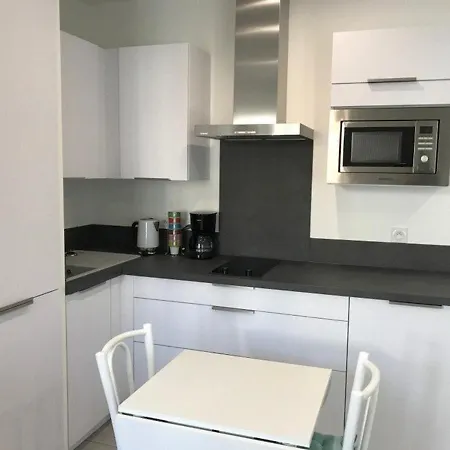 Renove En Centre-ville, Ideal Pour Des A Pied, Calme Et Confort, Classe 2 Etoiles. - Fr-1-4-512 * Saint-Jean-de-Luz