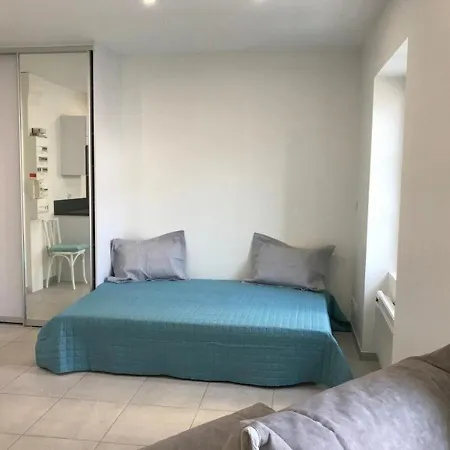 Apartment Renove En Centre-ville, Ideal Pour Des A Pied, Calme Et Confort, Classe 2 Etoiles. - Fr-1-4-512