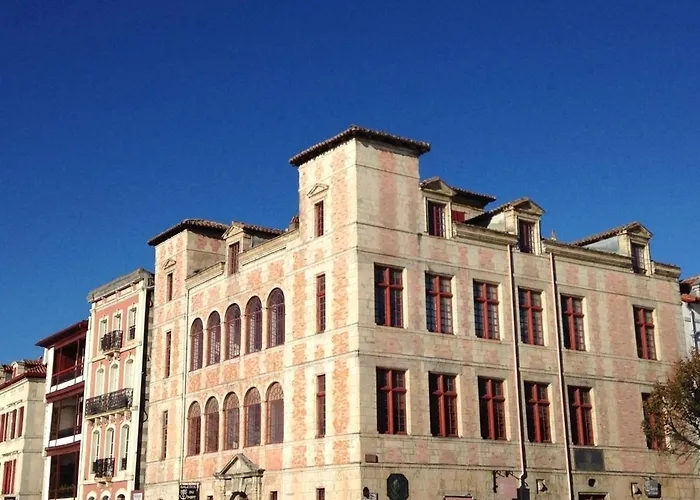 Renove En Centre-ville, Ideal Pour Des A Pied, Calme Et Confort, Classe 2 Etoiles. - Fr-1-4-512 * Saint-Jean-de-Luz